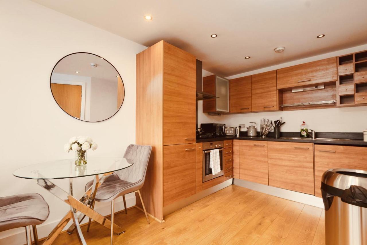 Deluxe City Modern Apt&Free Parking No Balcony Leeds  Exterior photo