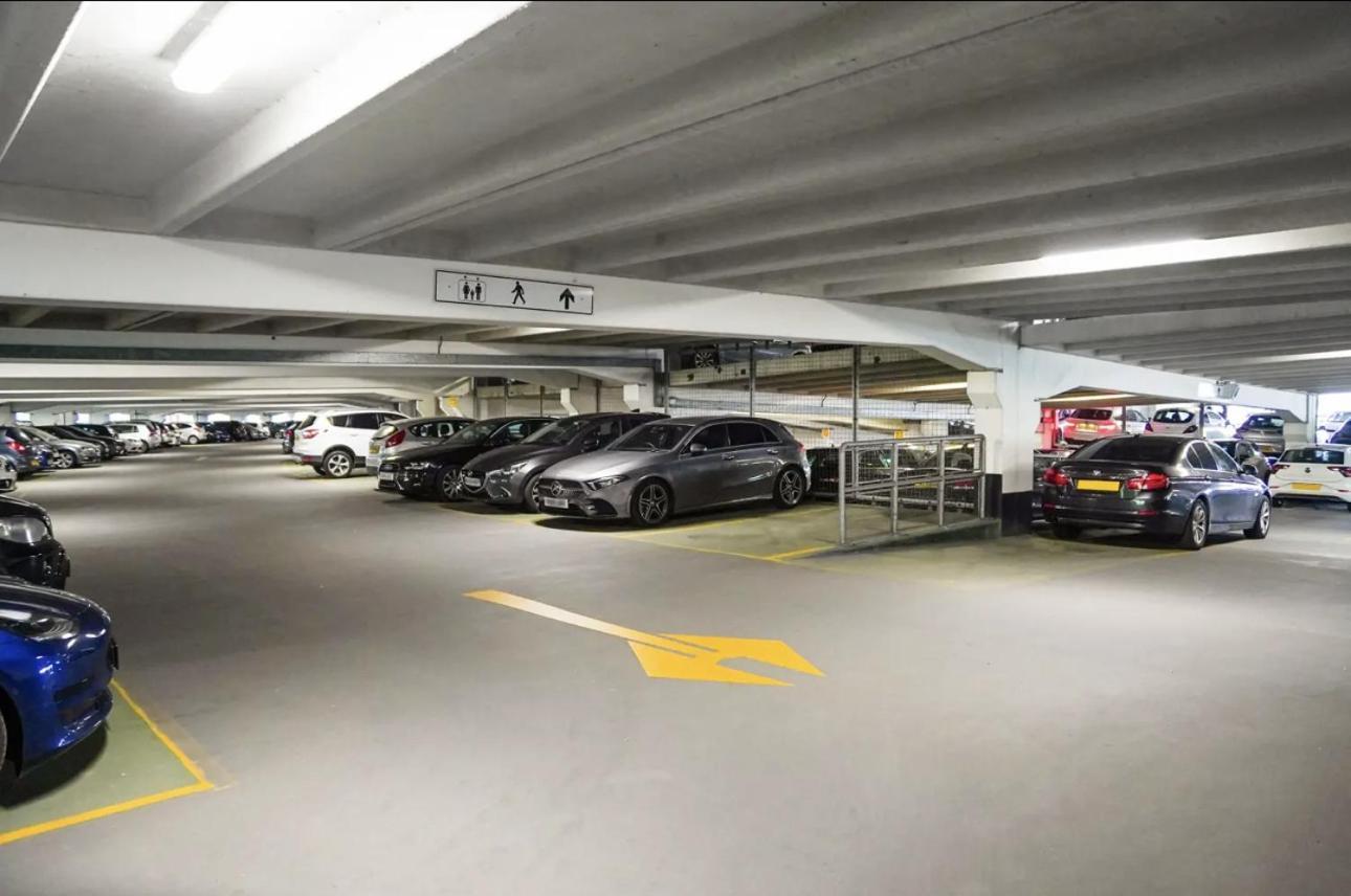 Deluxe City Modern Apt&Free Parking No Balcony Leeds  Exterior photo